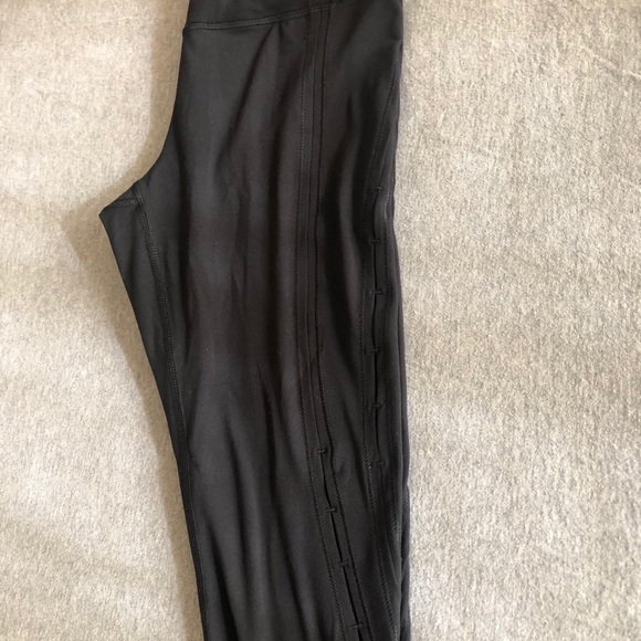 Yogalicious Athletic Leggings - Picture 3 of 4